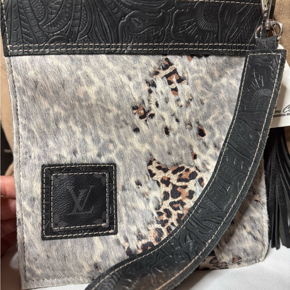 Holy Cow Couture Double Barrel Crossbody Bag HCC - Picture 5 of 5
